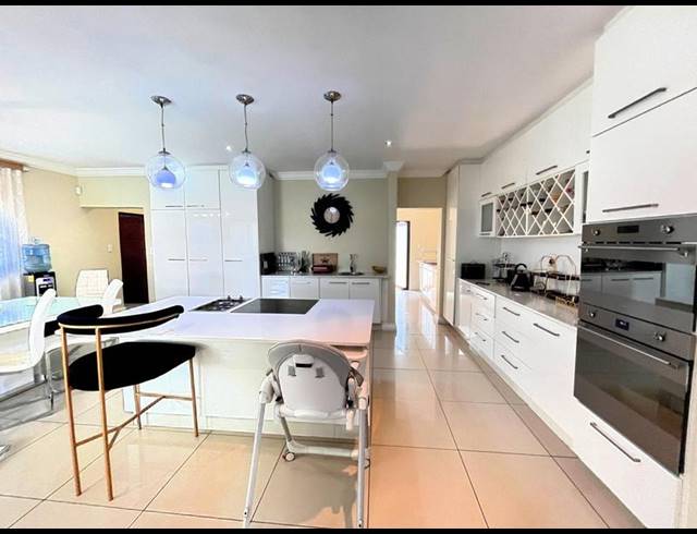 4 BEDROOM HOUSE FOR SALE IN BLUE VALLEY GOLF ESTATE